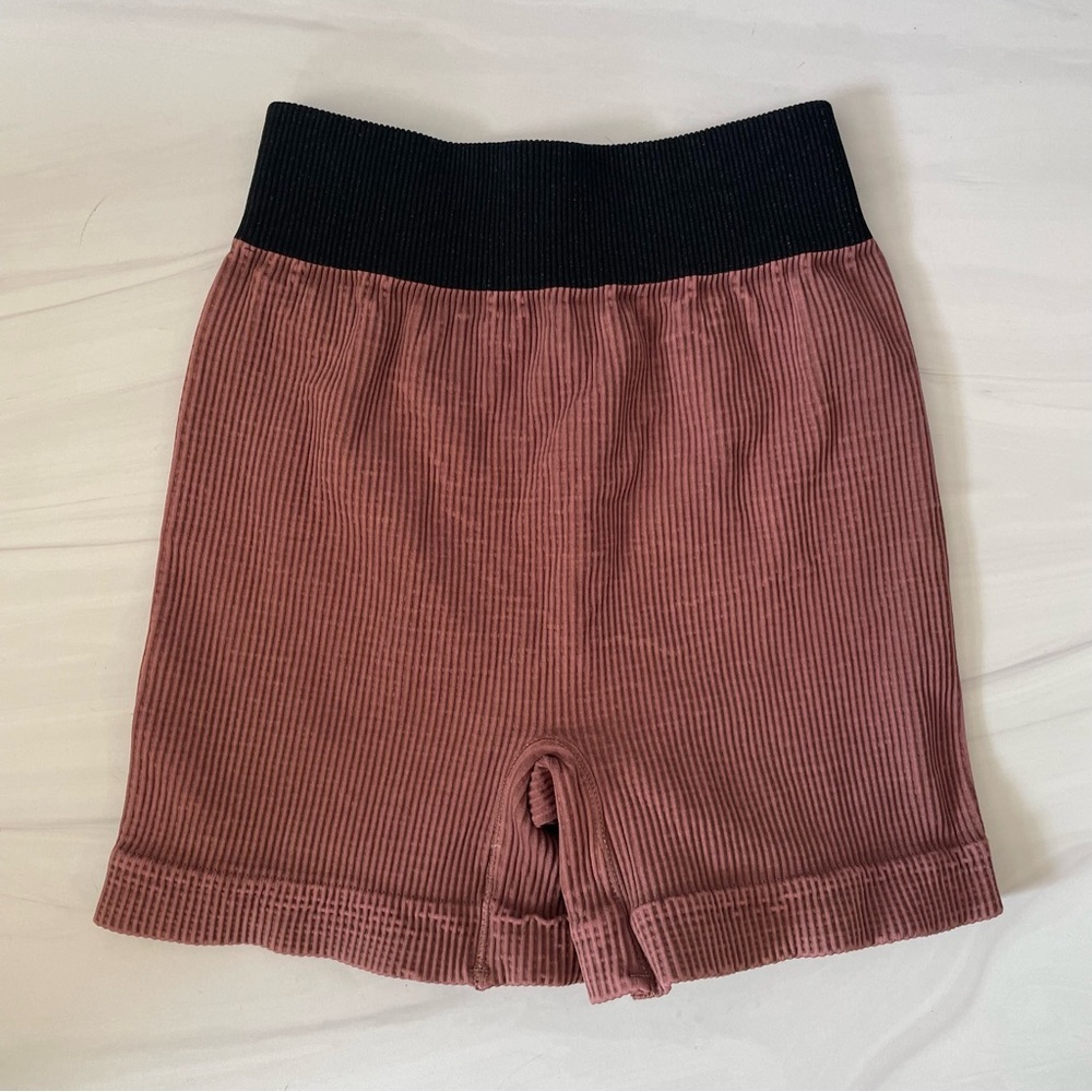 Free People Movement Happiness Runs Ribbed Shorts- Blk and Mauve-Size XS/S- NWOT